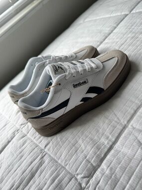 Reebok sneakers, size 6.5